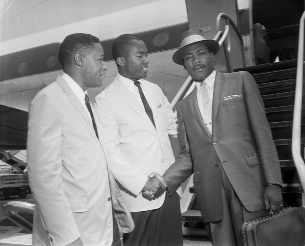 Dr. Martin Luther King Jr. at the airport, Los Angeles, ca. 1960