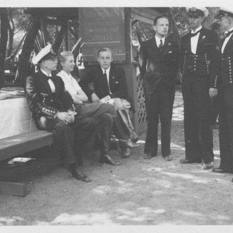 Bund choir and naval cadets at Hindenburg Park